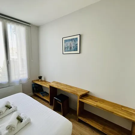 Vue Port - Quai Valin Apartman *